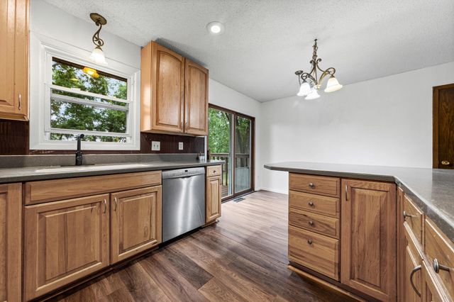 12916 1st Avenue S, Burnsville, MN 55337
