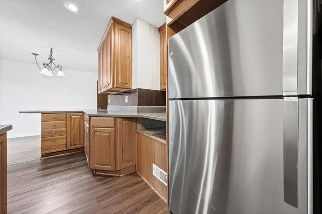 12916 1st Avenue S, Burnsville, MN 55337