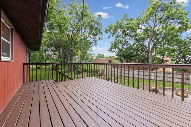12916 1st Avenue S, Burnsville, MN 55337