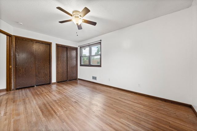 12916 1st Avenue S, Burnsville, MN 55337