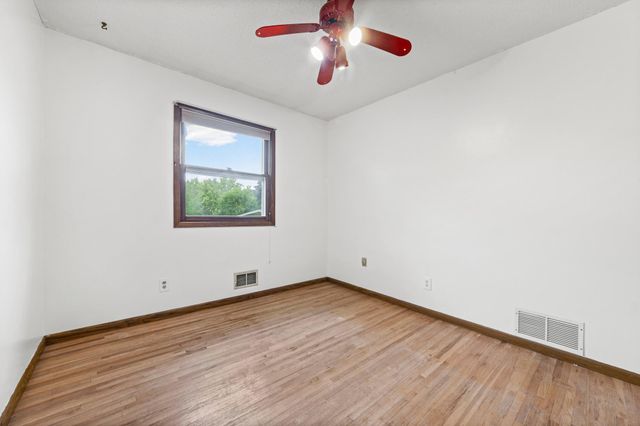 12916 1st Avenue S, Burnsville, MN 55337