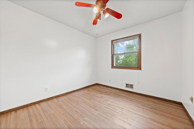 12916 1st Avenue S, Burnsville, MN 55337