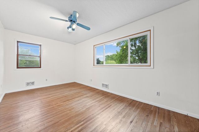 12916 1st Avenue S, Burnsville, MN 55337