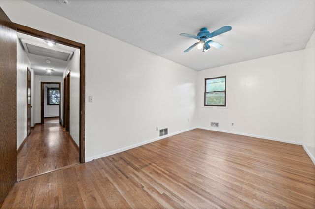 12916 1st Avenue S, Burnsville, MN 55337