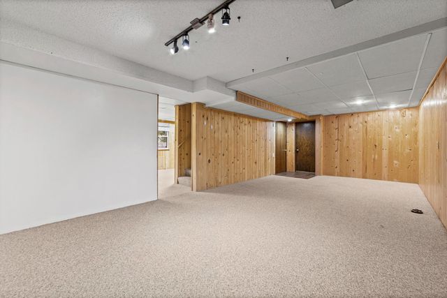 12916 1st Avenue S, Burnsville, MN 55337