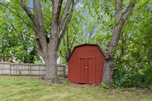 12916 1st Avenue S, Burnsville, MN 55337