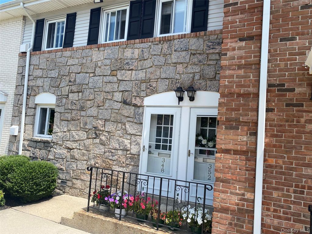 348 Dawson Lane, Jericho, NY 11753