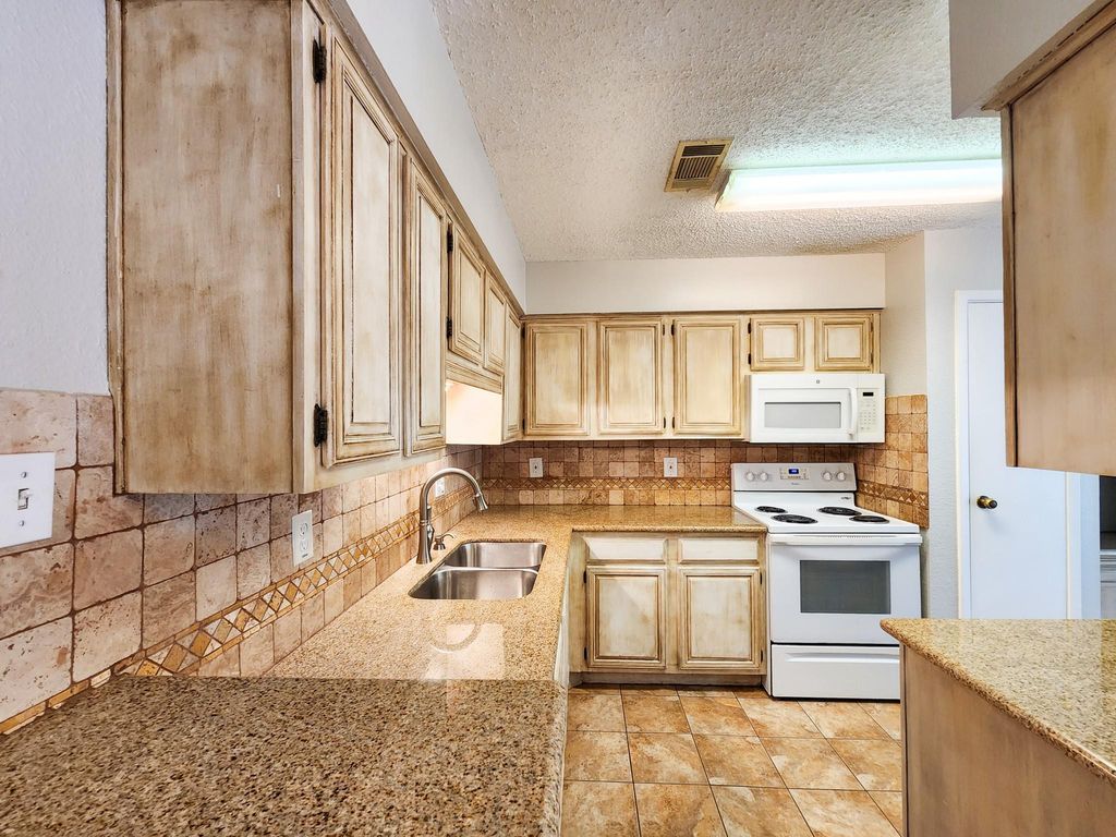 17742 Kings Park Lane, Houston, TX 77058