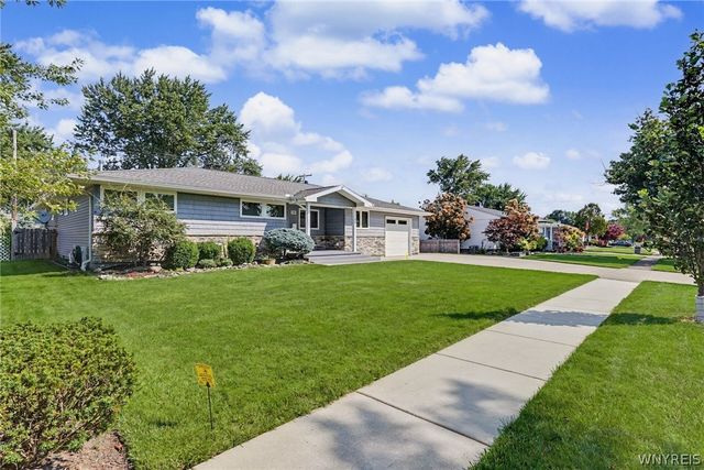 50 Greentree Road, Tonawanda, NY 14150