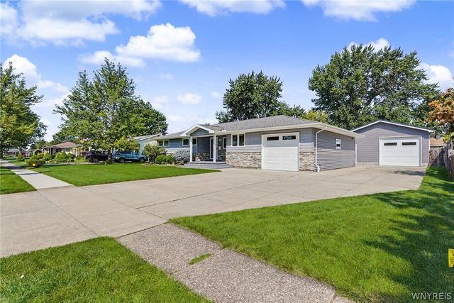 50 Greentree Road, Tonawanda, NY 14150