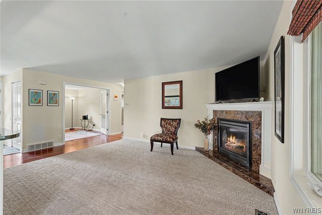 50 Greentree Road, Tonawanda, NY 14150