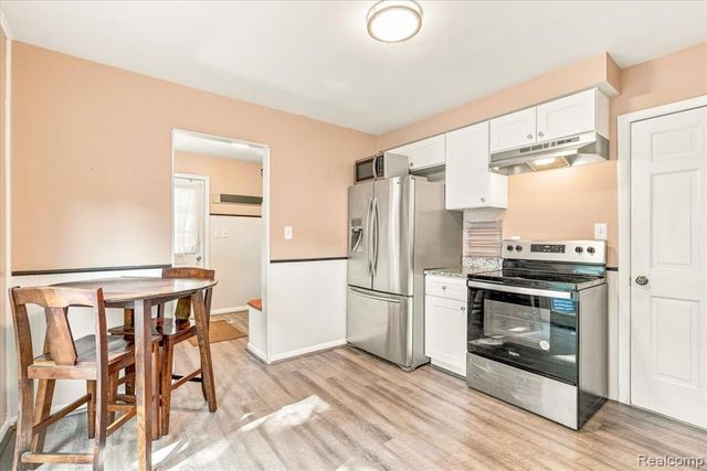 1482 Blossom Avenue, Ypsilanti, MI 48198