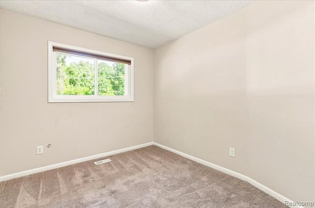 1482 Blossom Avenue, Ypsilanti, MI 48198