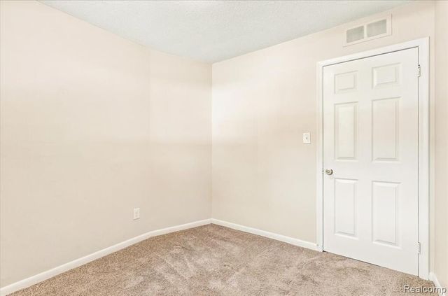 1482 Blossom Avenue, Ypsilanti, MI 48198