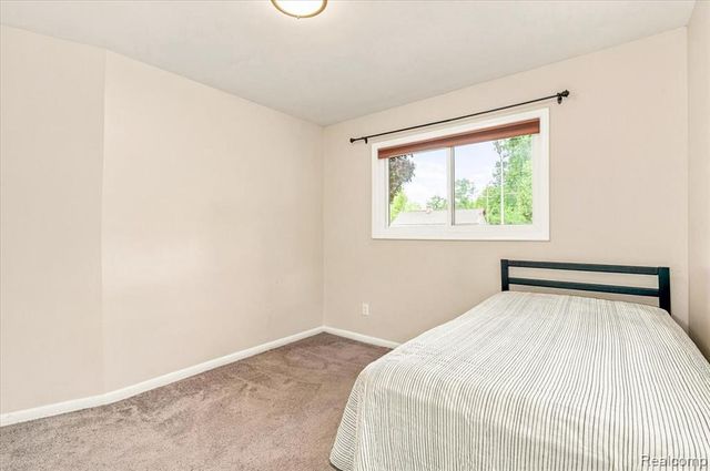 1482 Blossom Avenue, Ypsilanti, MI 48198
