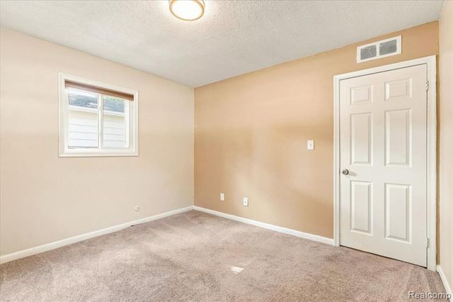 1482 Blossom Avenue, Ypsilanti, MI 48198