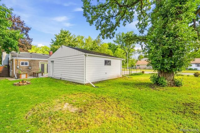 1482 Blossom Avenue, Ypsilanti, MI 48198