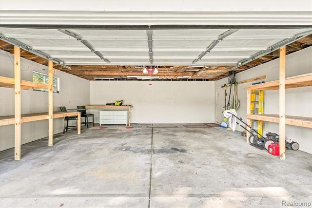 1482 Blossom Avenue, Ypsilanti, MI 48198