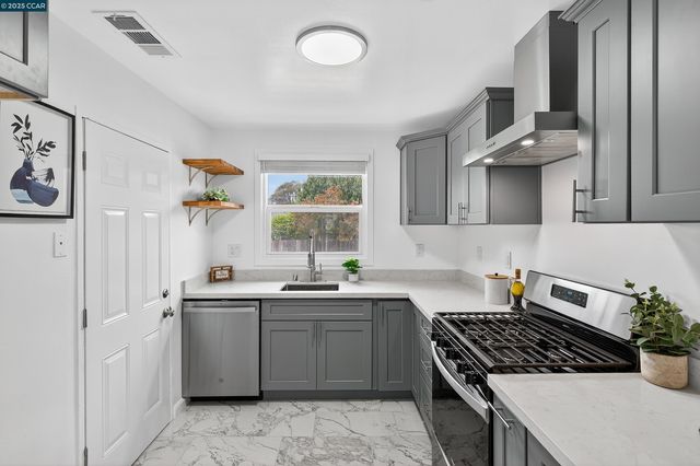 2921 Rollingwood Dr, San Pablo, CA 94806