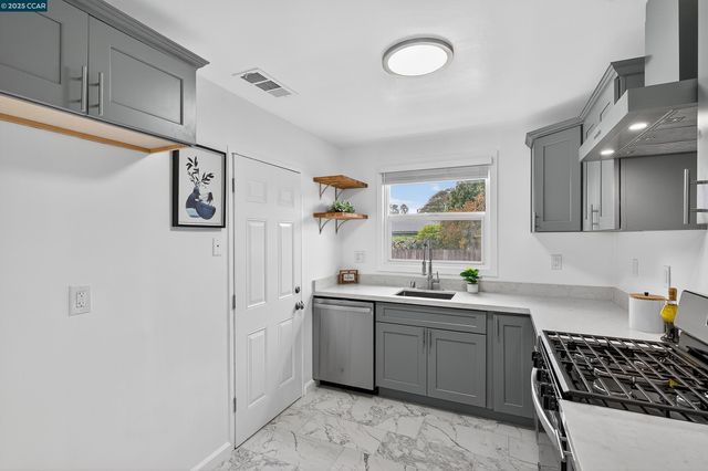 2921 Rollingwood Dr, San Pablo, CA 94806