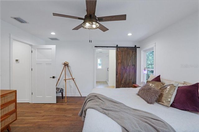 920 E SHADOWLAWN AVENUE, Tampa, FL 33603