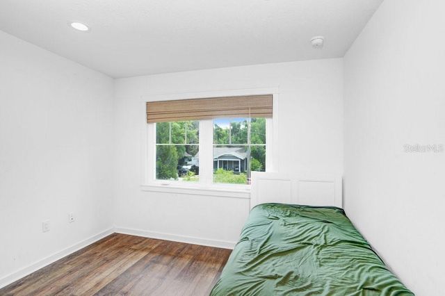 920 E SHADOWLAWN AVENUE, Tampa, FL 33603