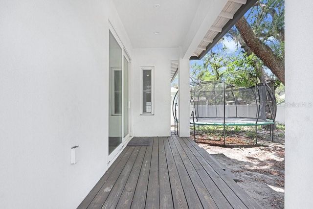 920 E SHADOWLAWN AVENUE, Tampa, FL 33603