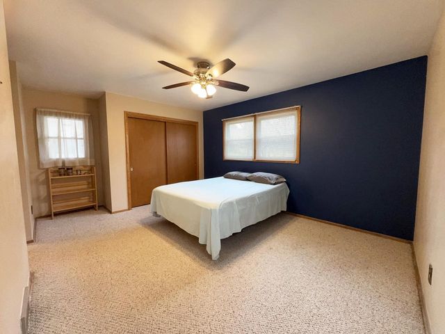 W300S2975 Snowdon DRIVE, Waukesha, WI 53188