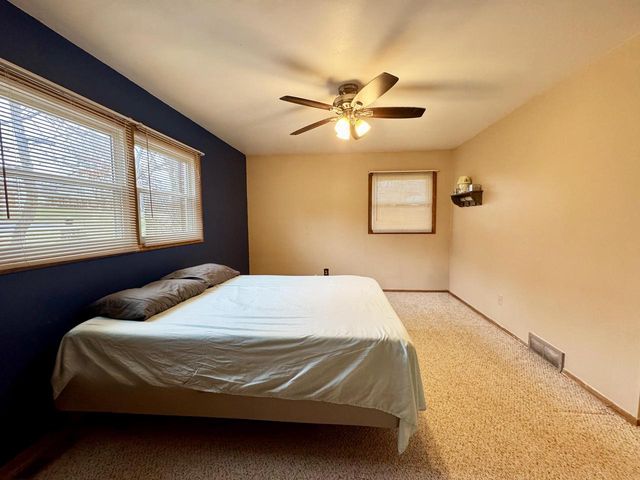 W300S2975 Snowdon DRIVE, Waukesha, WI 53188