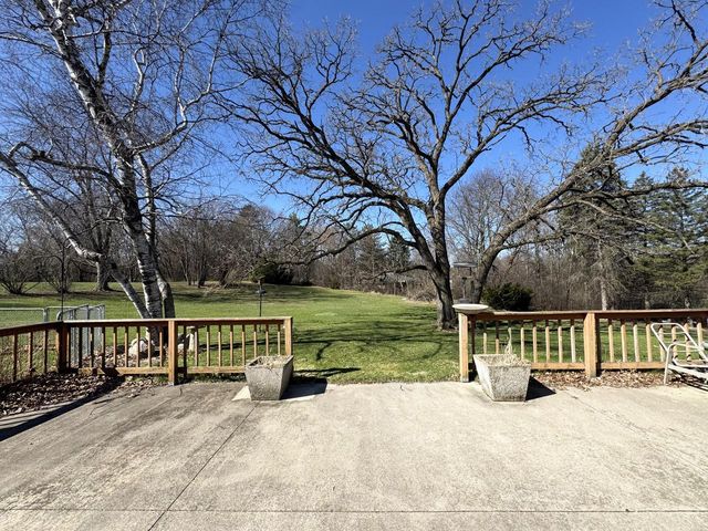 W300S2975 Snowdon DRIVE, Waukesha, WI 53188