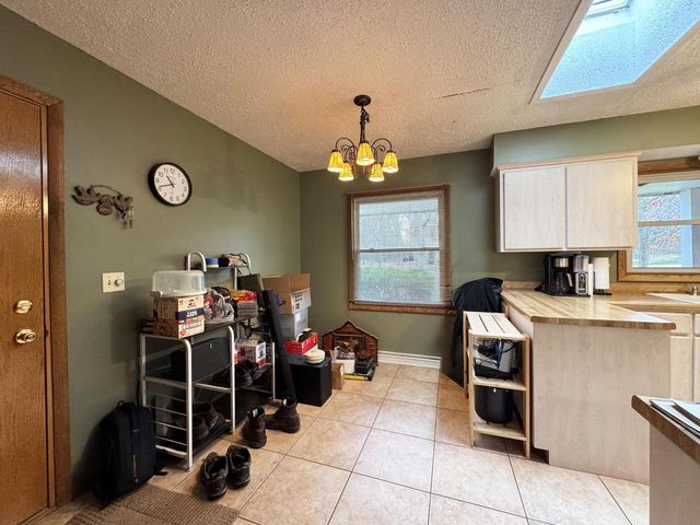 W300S2975 Snowdon DRIVE, Waukesha, WI 53188