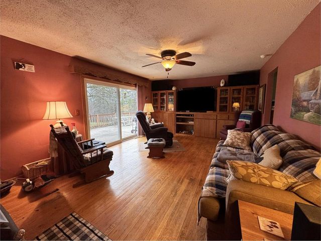 W300S2975 Snowdon DRIVE, Waukesha, WI 53188