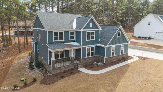 112 Callis Circle, West End, NC 27376