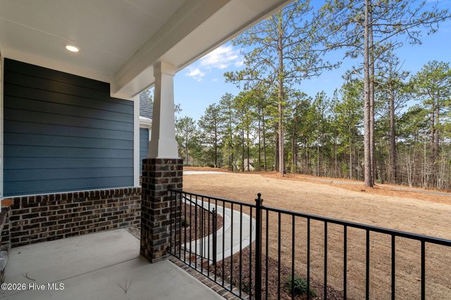 112 Callis Circle, West End, NC 27376