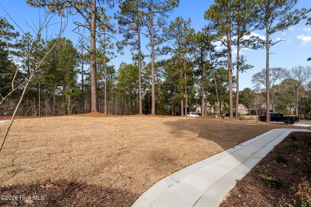 112 Callis Circle, West End, NC 27376