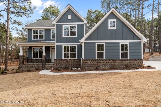 112 Callis Circle, West End, NC 27376