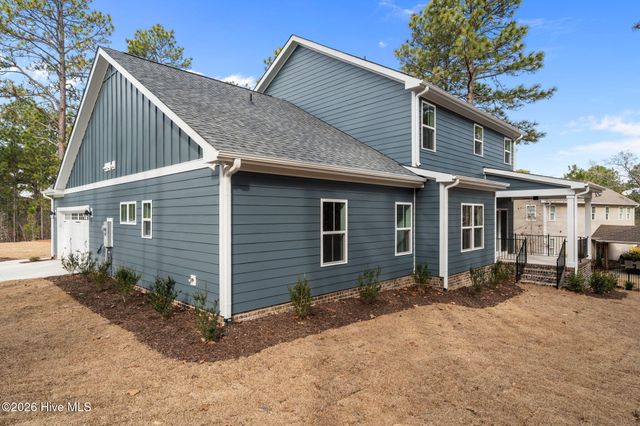 112 Callis Circle, West End, NC 27376