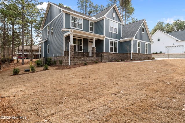 112 Callis Circle, West End, NC 27376