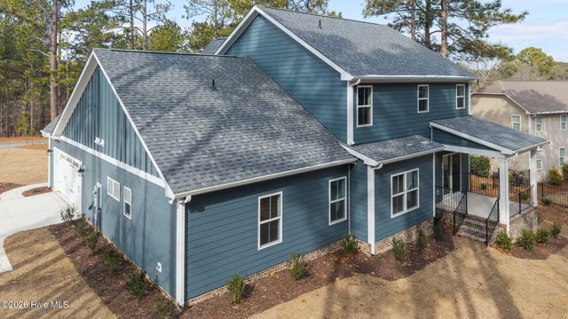 112 Callis Circle, West End, NC 27376