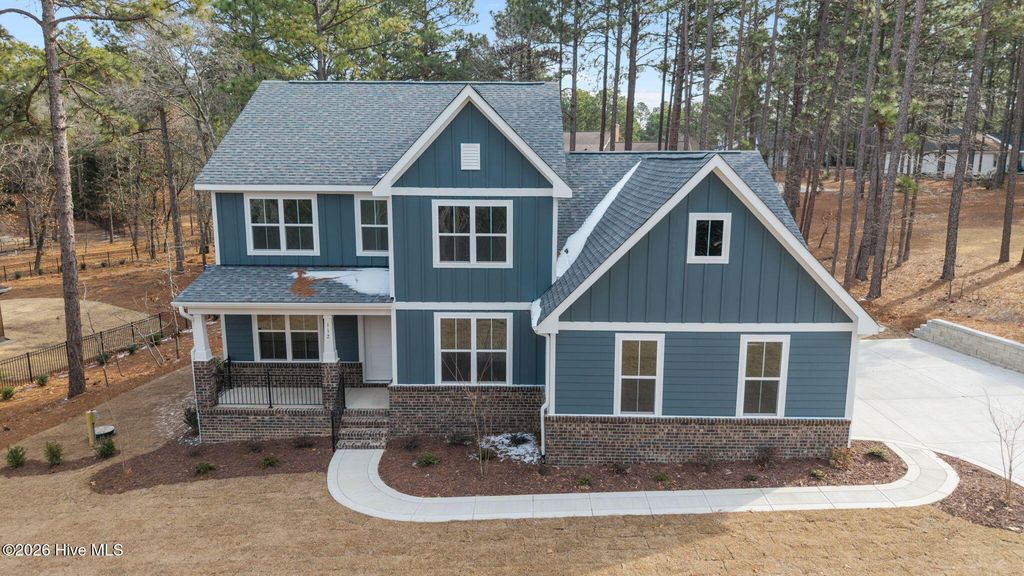 112 Callis Circle, West End, NC 27376
