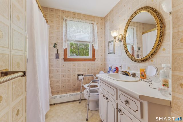 275 Country Lane, Bristol, CT 06010