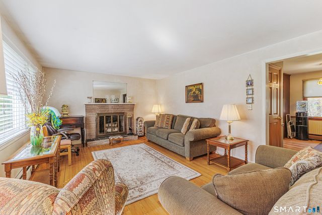 275 Country Lane, Bristol, CT 06010