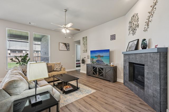 1901 Braided Mane Avenue, Aubrey, TX 76227