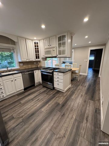 793 Jersey Place, Paramus, NJ 07653