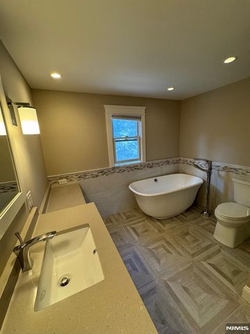 793 Jersey Place, Paramus, NJ 07653