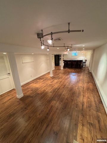 793 Jersey Place, Paramus, NJ 07653