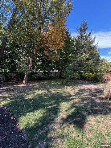 793 Jersey Place, Paramus, NJ 07653
