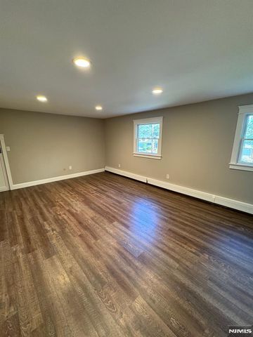 793 Jersey Place, Paramus, NJ 07653