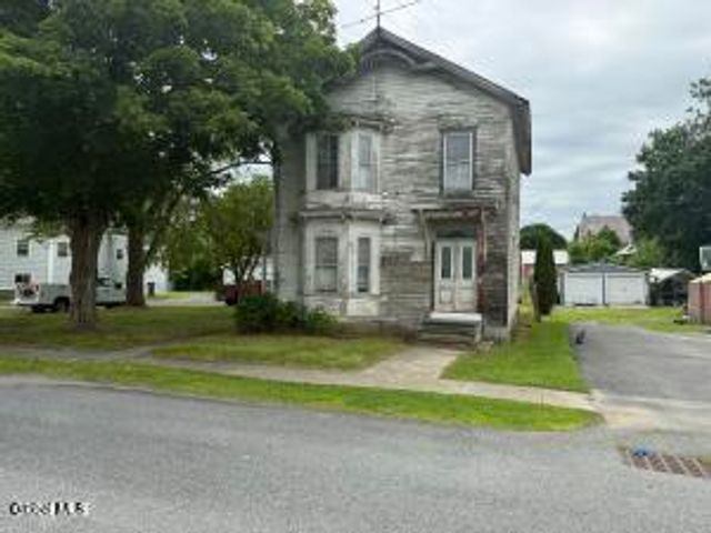 39 East Street, Argyle, NY 12809