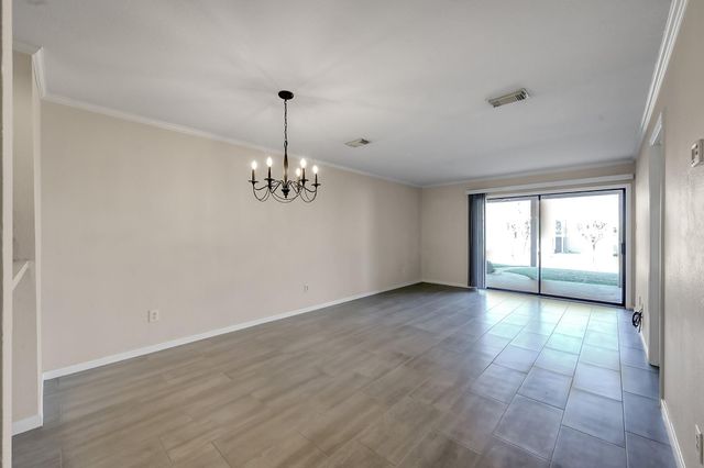 104 Lakeview Terrace D, Conroe, TX 77356